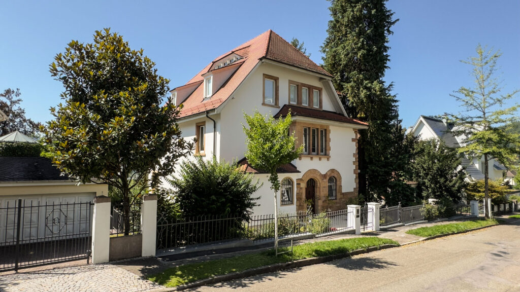 Kernsanierte Villenliegenschaft