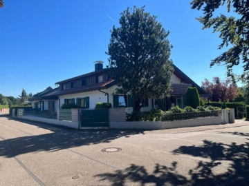 Stilvolle Unternehmervilla mit Wellnessbereich, Einliegerwohnung und Potenzial, 76337 Waldbronn, Villa