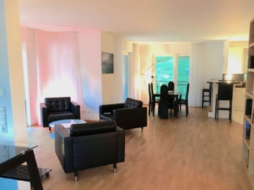 POSTMODERNES VILLEN-ANWESEN in traumhaft schöner Allee-Lage, 76530 Baden-Baden, Etagenwohnung