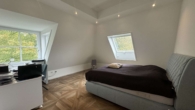 Schlafbereich - Licht, Weitblick und Wohnkultur – Penthouse in der Villa Azalea