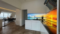 Hochwertige Einbauküche - Licht, Weitblick und Wohnkultur – Penthouse in der Villa Azalea