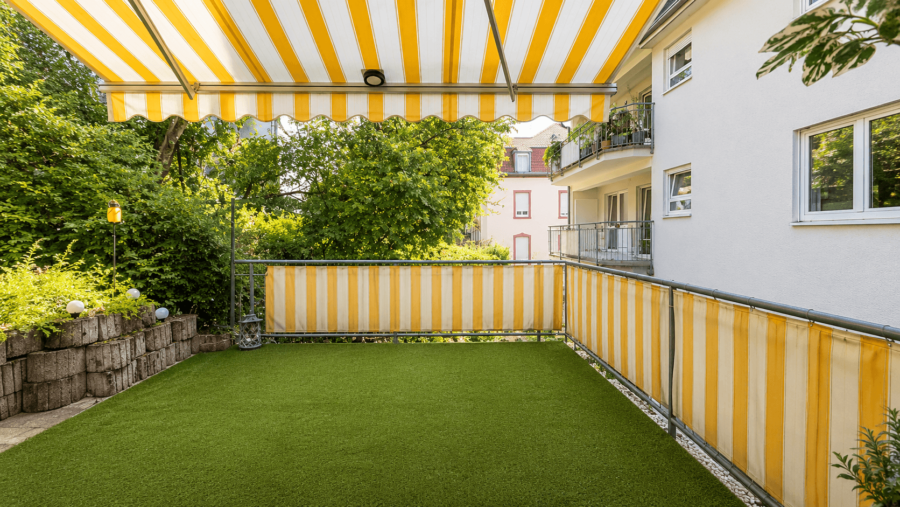 Balkon mit Markise
