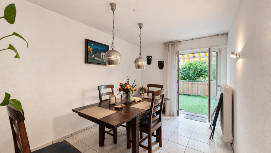 Esszimmer mit Balkon