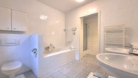 Badewanne - Elegante 3-Zimmer-Eigentumswohnung in allerbester Allee-Wohnlage