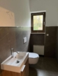 Gäste WC - Einfamilienhaus mit Einliegerwohnung in sonniger und ruhiger Wohnlage