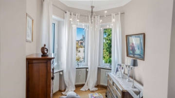 Stilvolle Altbauwohnung mit Südwestbalkon in Premiumlage am Annaberg, 76530 Baden-Baden, Etagenwohnung