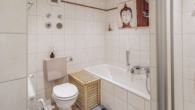 Badezimmer - Stilvolle Altbauwohnung mit Südwestbalkon in Premiumlage am Annaberg